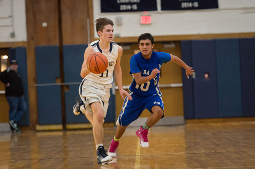 Huntington's Mike Abbondandelo races past the defense. (Darin Reed photo.)