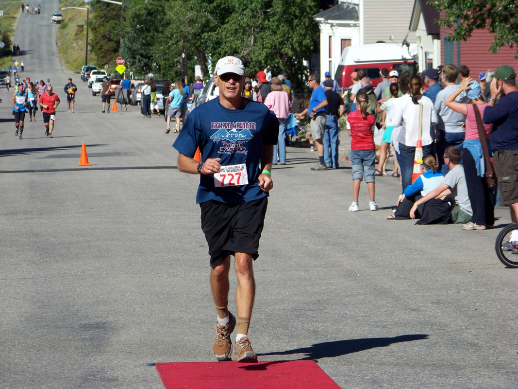 Huntington High School Class of 1976 member Bill Stahl recently ran in the NYC Marathon.