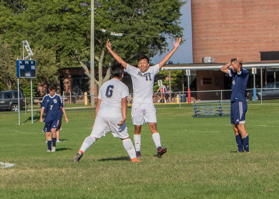 Alex Rivera celebrates goal