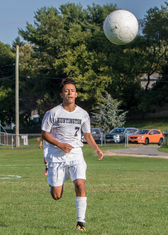 Freddy Amador chases after the ball