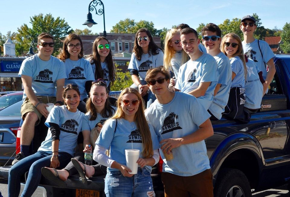 Lindsay Saginaw (front row center) on Homecoming Day with her fellow seniors..