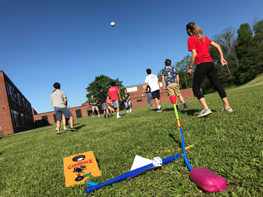 Huntington High School AP Physics students enjoyed an outdoor class.