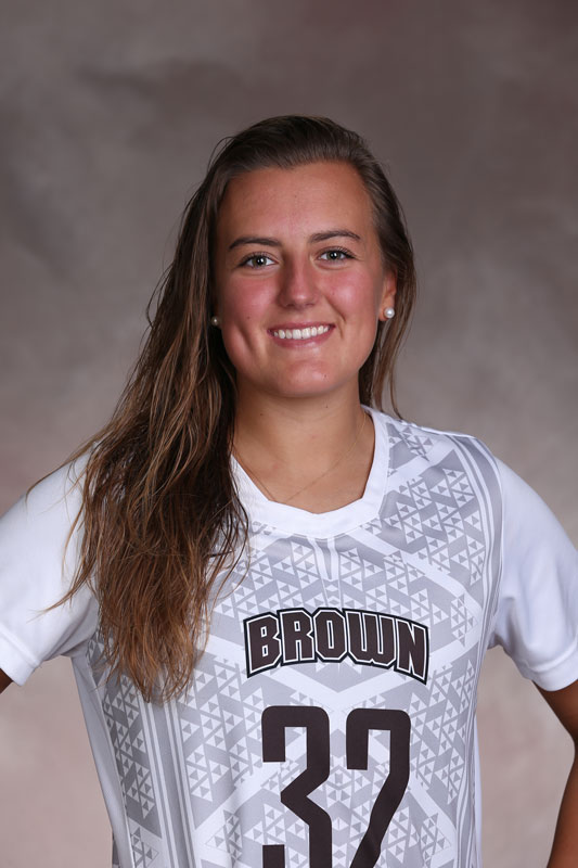  Huntington alum Emma DeGennaro plays lacrosse for Brown University. 