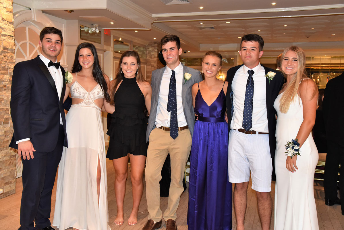 It was a wonderful night out for the Huntington students that attended last year's prom.