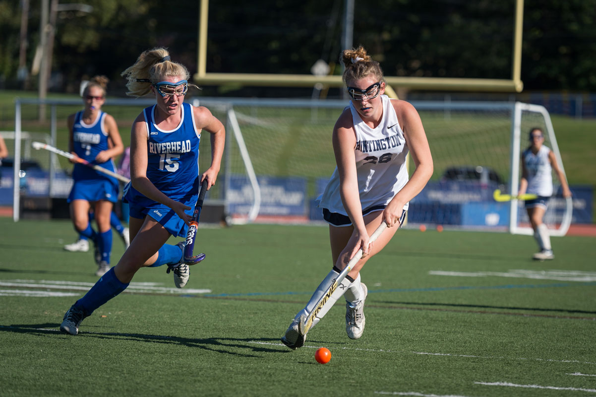 Holly Wright (right) controls the ball. (Darin Reed photo.)