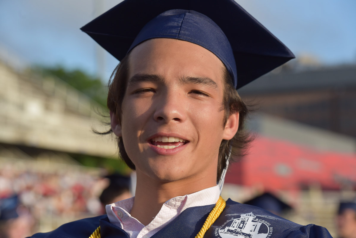 40th graduation image