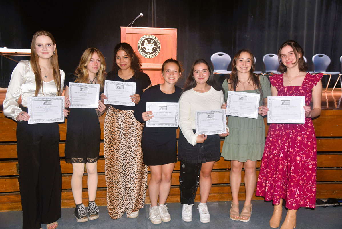 A group of excited Social Studies Honor Society members.