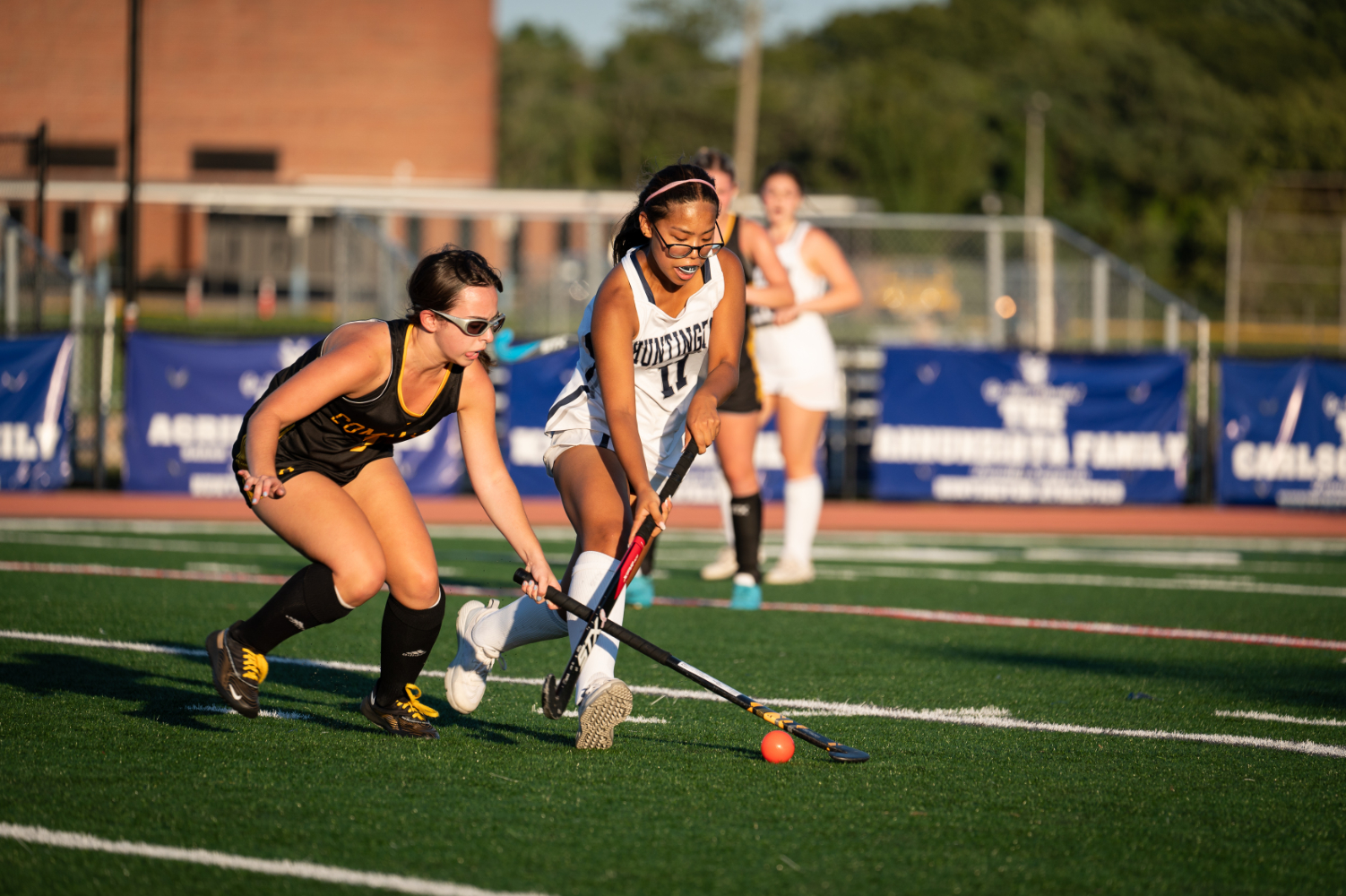  Senior Hannah Song in action for the Huntington field hockey team. (Darin Reed photo.)  