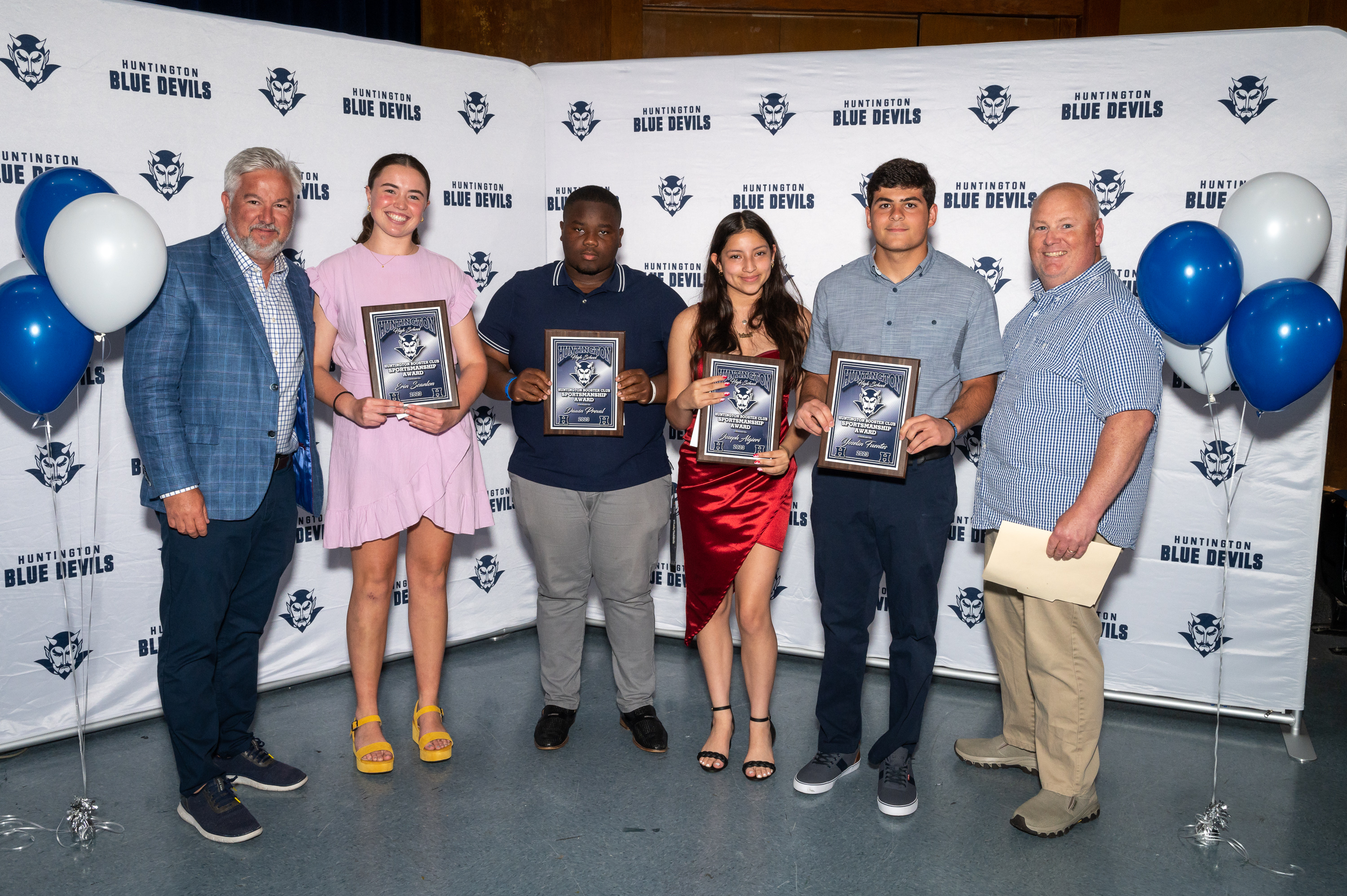  Dave Evans and Wayne Ackerman flank  Erin Scanlon, Dawin Preval, Yoselin Fuentes and Joe Algieri. (Darin Reed photo.) 