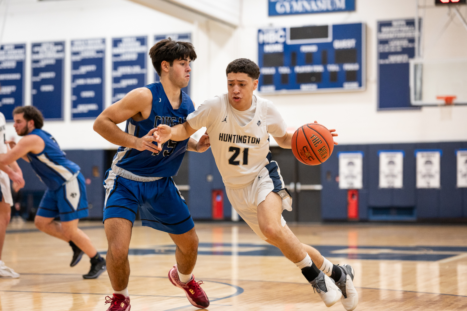  The Huntnigton boys' basketball program will hold a free clinic on May 15. (Darin Reed photo.)  