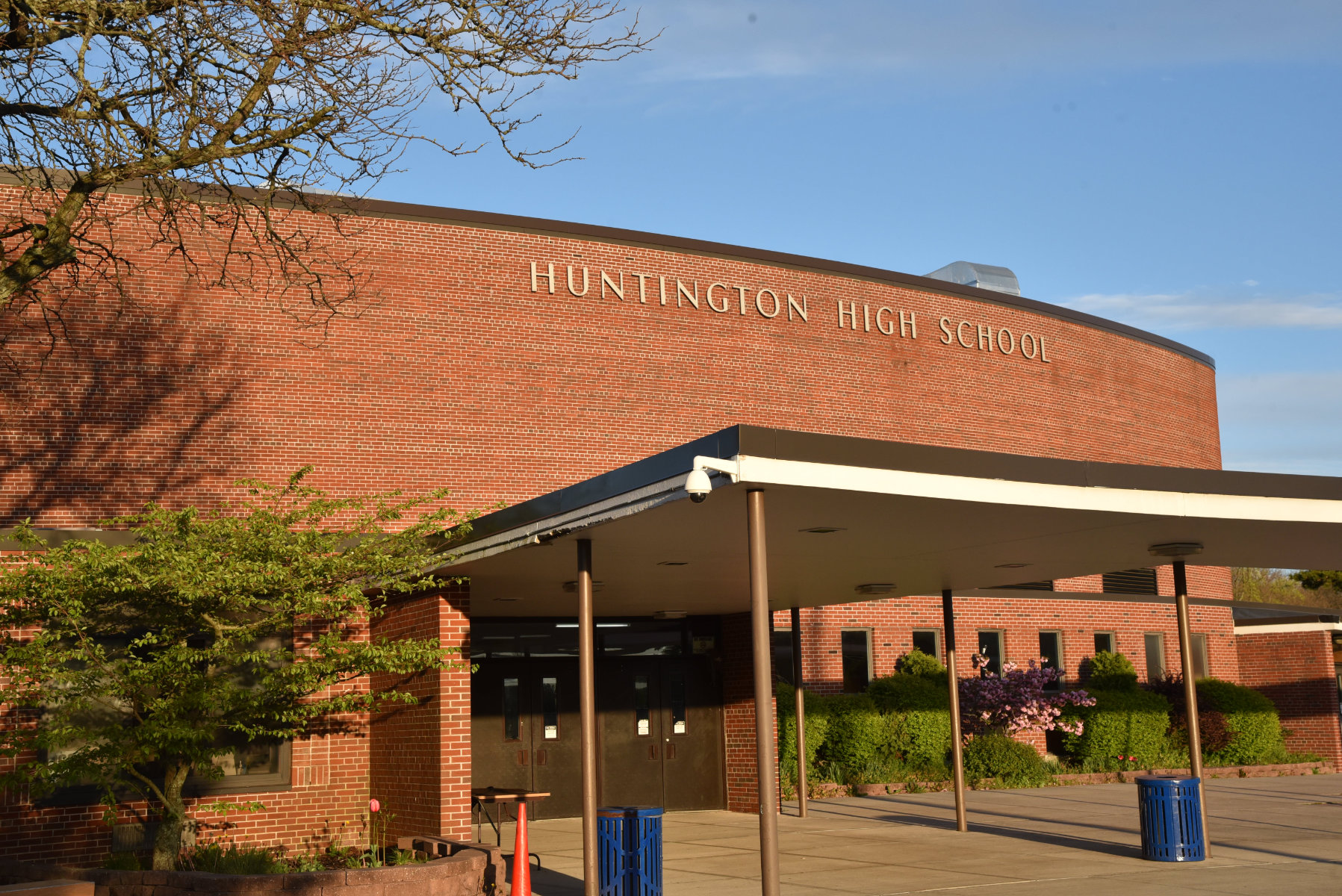  Huntington High School is hosting an open house on November 7.  