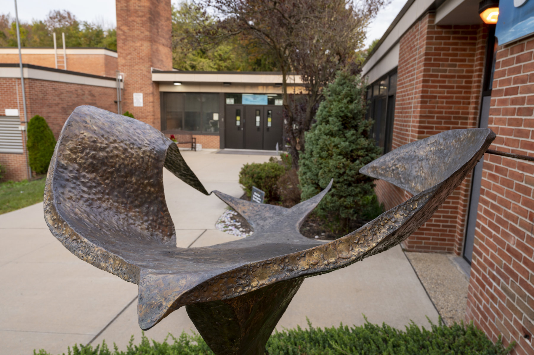  Southdown Primary School's Yellowbird sculpture. (Darin Reed photo   