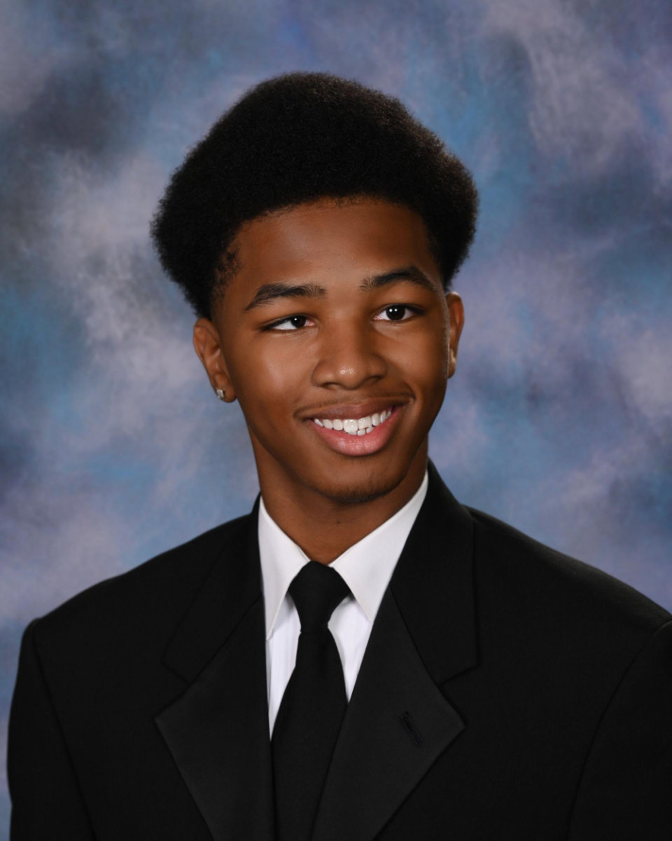 Richard Davis Jr. wins Ken Gilbert Stage Crew Award.