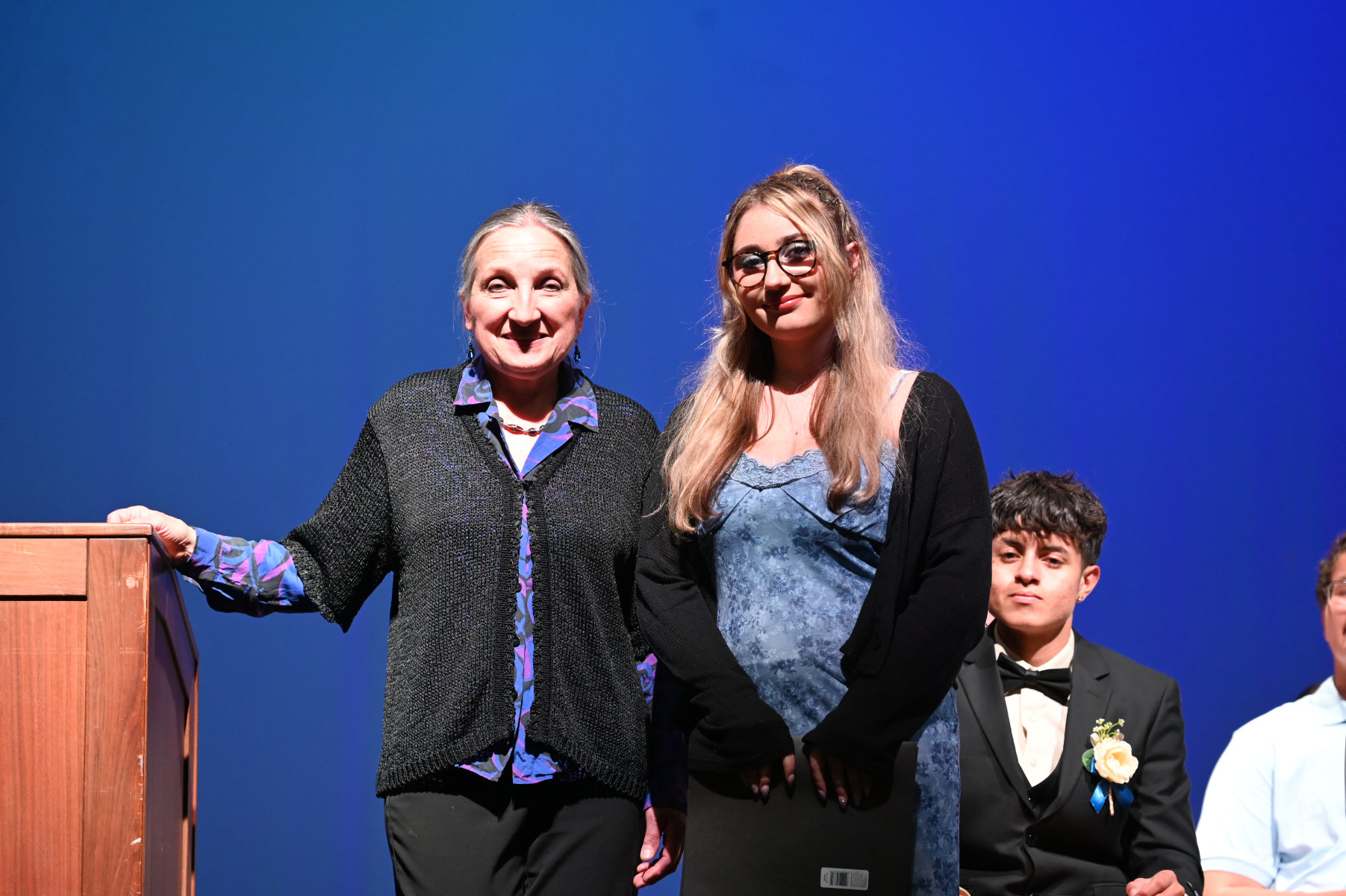 Judy Menacho scholarship recipinet Anabella Fazin with art teacher Kim Valerio (2)