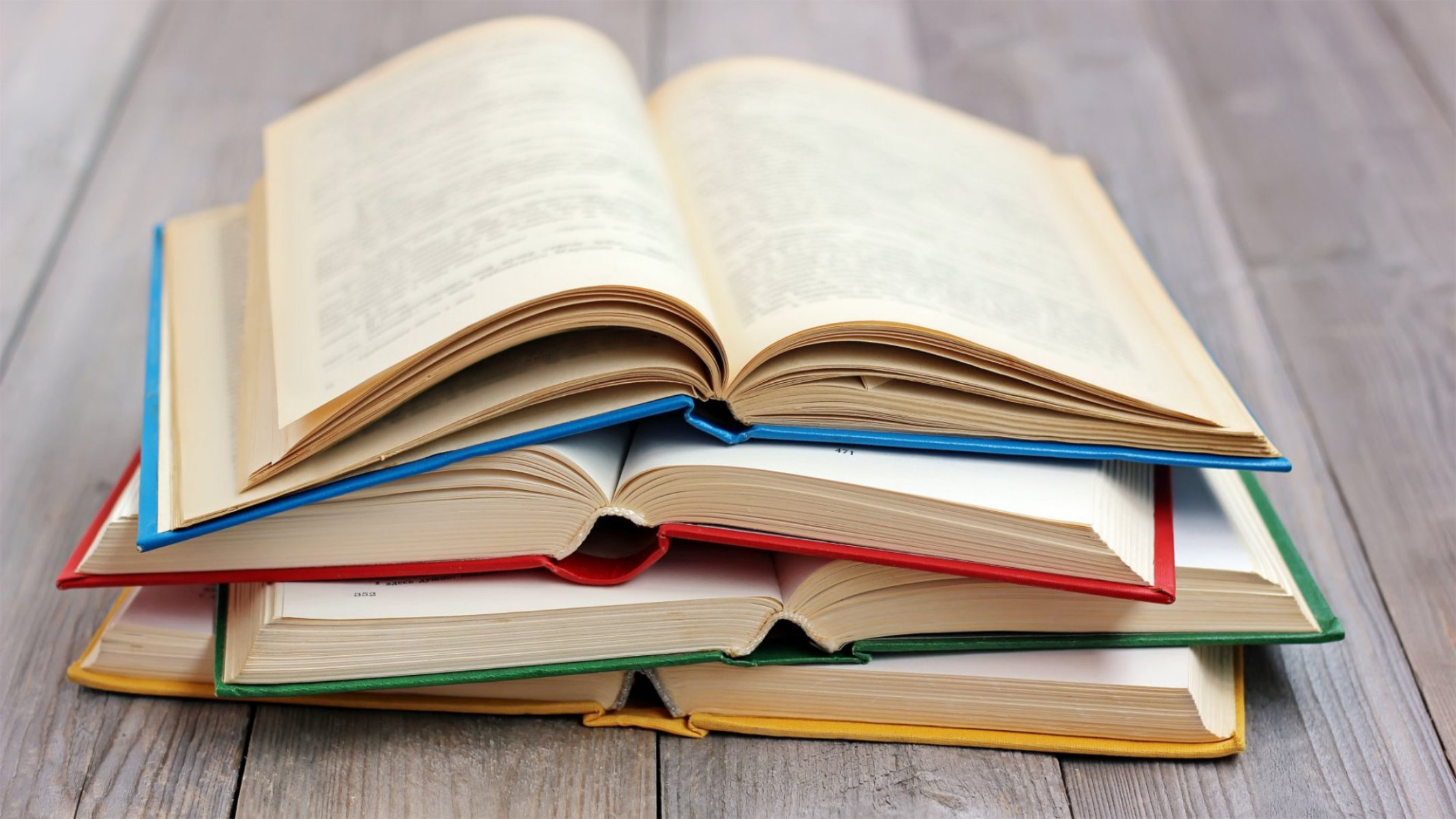 Huntington High School students are encouraged to read this summer.