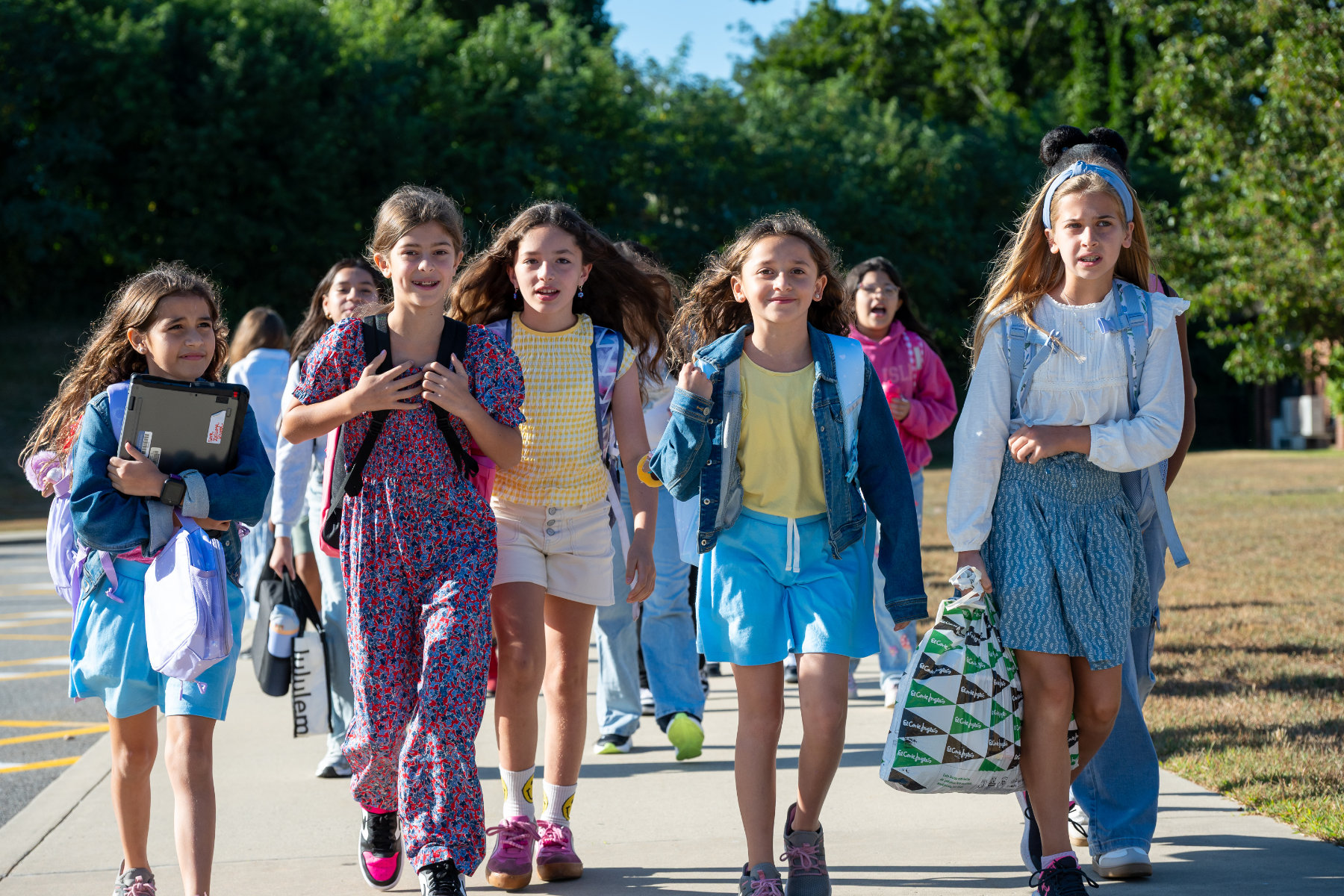  Here comes Huntington UFSD students on the first day of school. (Darin Reed photo.)  