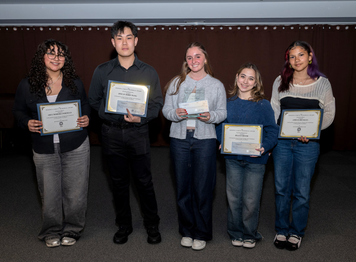  Arly Moreira (left) with her fellow Huntington Camera Club contest winners.  