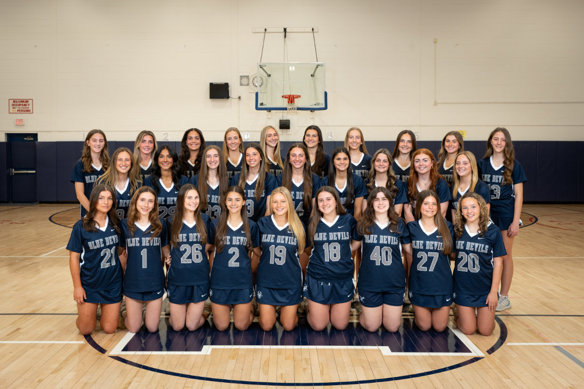  The 2026 Huntington Blue Devil varsity girls' lacrosse team. (Darin Reed photo.)  