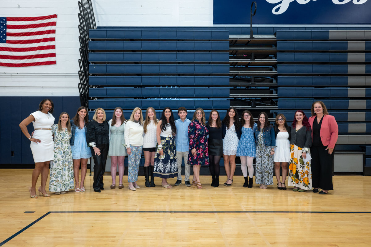 Principal Rochelle Brown and Supt. Beth McCoy with Distinguished Teachers & Seniors.