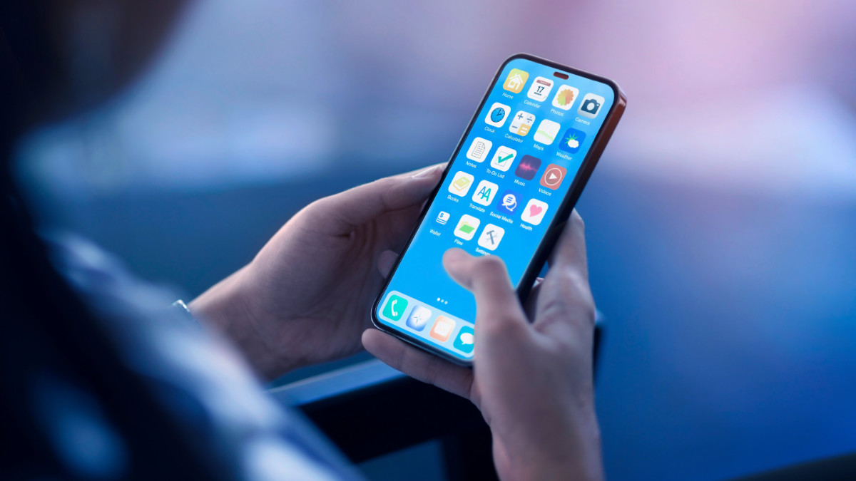  Huntington UFSD continues to restrict student cell phone use during the school day   