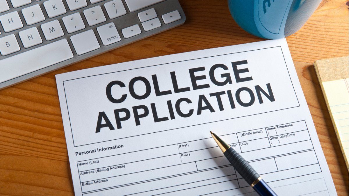  Colleges are visiting Huntington High School this fall.   